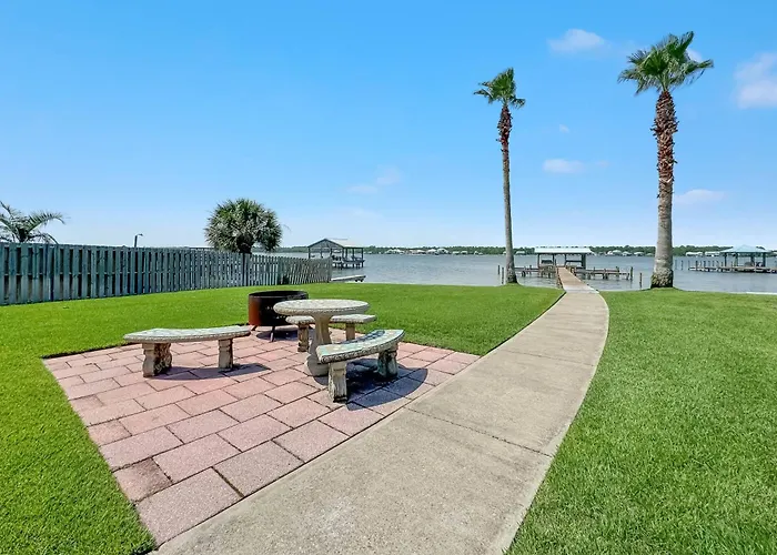 Lagoon Landing 303 *